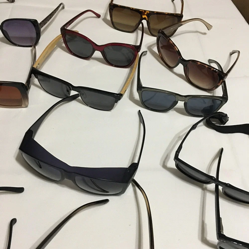Lot of 30 Unbranded Sunglasses Unisex One Size Multicolor Mixed Styles